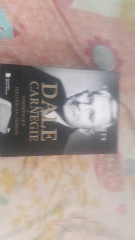 Livro biografico de Dale Carnegie