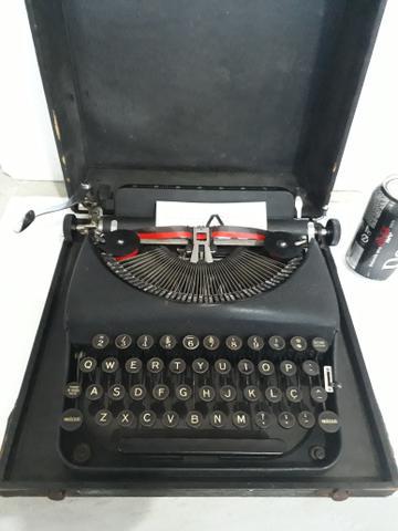 Maquina de escrever Remington Rand