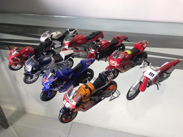 Miniaturas de motocicletas 1/18