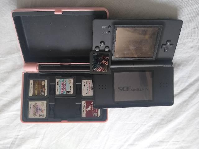 Nintendo DS com case,jogos e R4 sem cartão