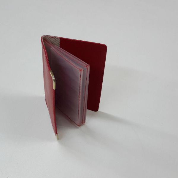 Porta-cartões vermelho