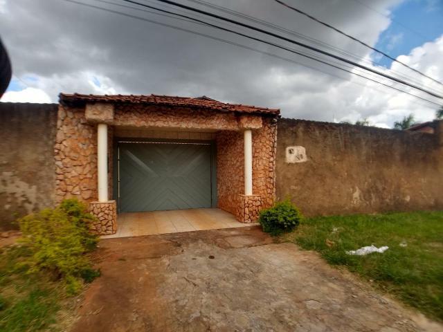 Rua 02 - Casa sozinha no lote para alugar com 05 quartos e