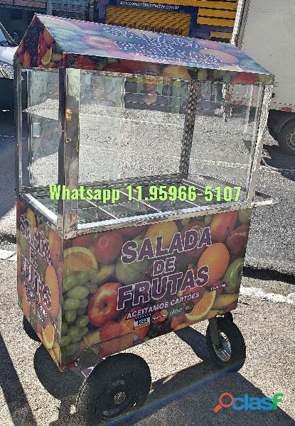 carrinho de salada de frutas com toldo
