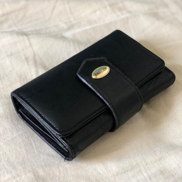 carteira com alça preta