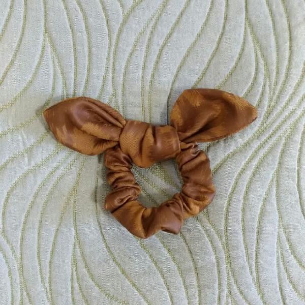 scrunchie ocre