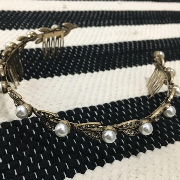 tiara brilhos e pérolas