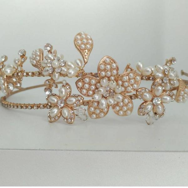 tiara para noivas dourada floral
