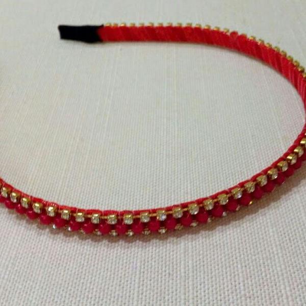 tiara vermelha com strass