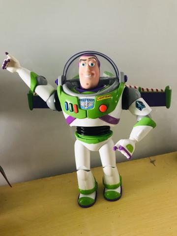 Boneco Action Figure Toy Story: Woody, Buzz e Jessie.