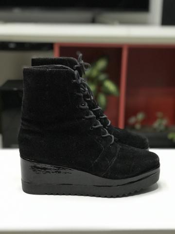 Sapato Flatform preto cano alto