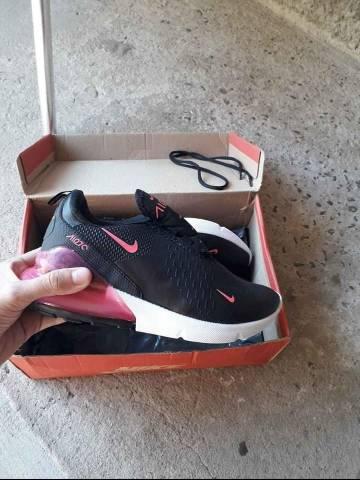 Tênis Nike Air Max 270