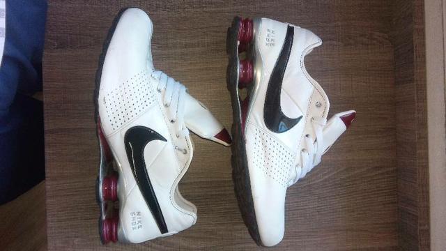 Tênis Nike Shox branco