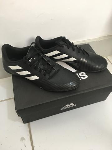 Tênis de futsal Adidas