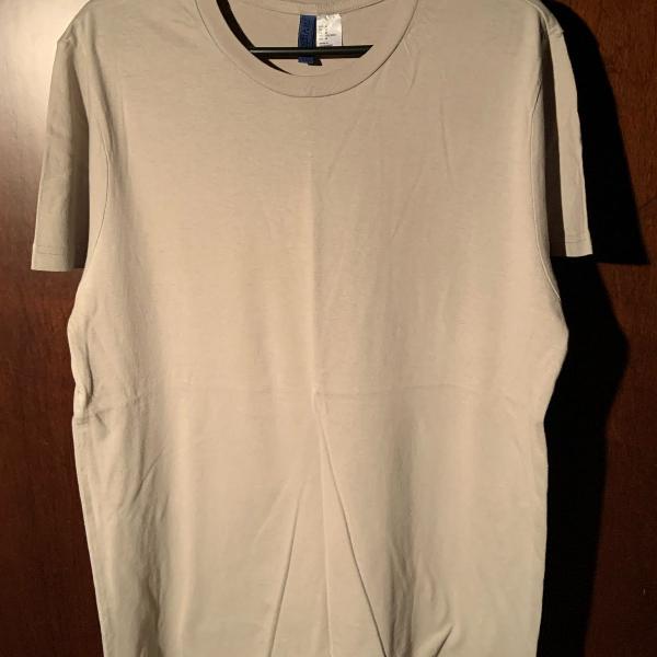 camiseta h&amp;m bege