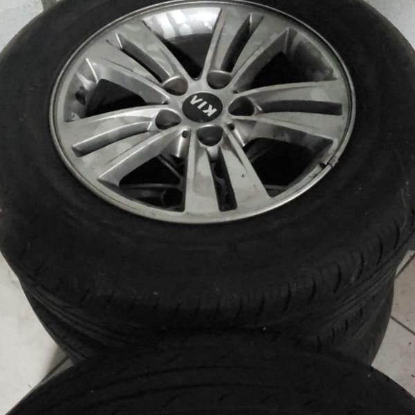 pneus com roda de sportage