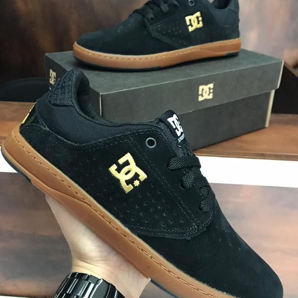 tênis dc shoes crisis la masculino - marrom e preto