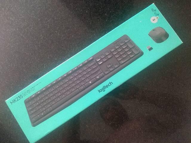 Teclado e mouse sem fio LOGITECH