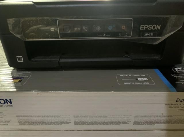 Vendo impressora Epson na caixa seminova