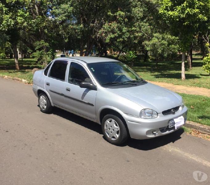corsa sedan 2001