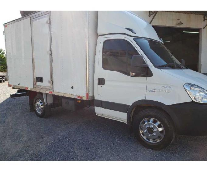 Iveco Daily 35s14 Baú Carga Seca