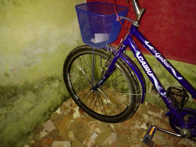 Vende-se uma bicicleta