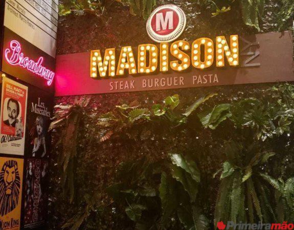 Vende se uma steak house