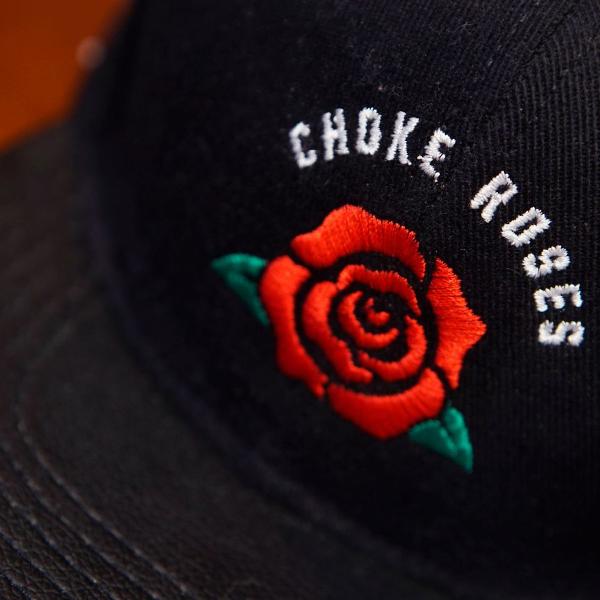 boné choke - roses snapback