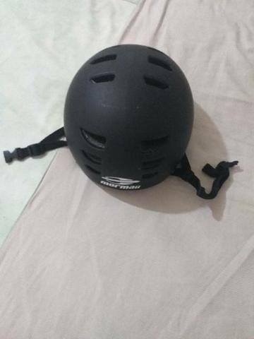 Vendo Capacete de ciclista.