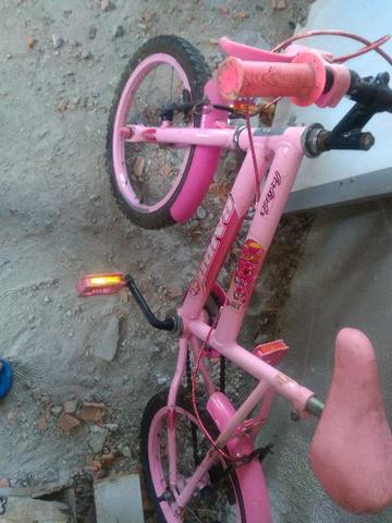 Vendo essa bicicleta infantil no de cento e cinquenta reais
