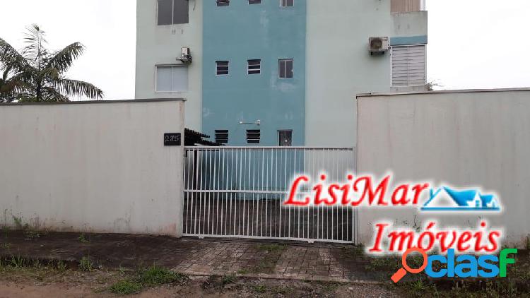APARTAMENTO COM 2 QUARTOS BEM LOCALIZADO EM ITAPOÁ SC