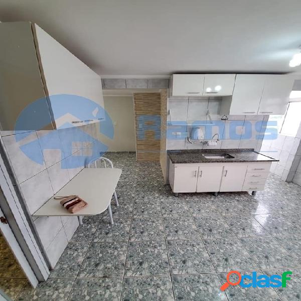 Apartamento com 2 dormitórios e vaga de garagem. Cohab -