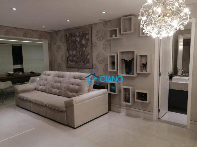 Apartamento com 3 dormitórios à venda, 235 m² por R$
