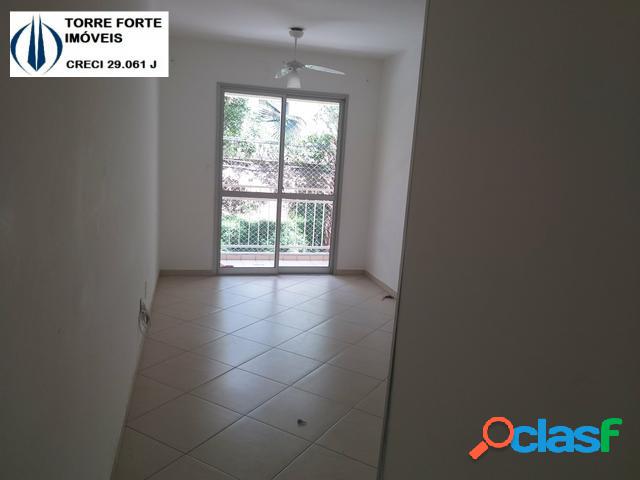 Lindo apartamento com 2 dormitórios no Jaguaré. 1 vaga!!