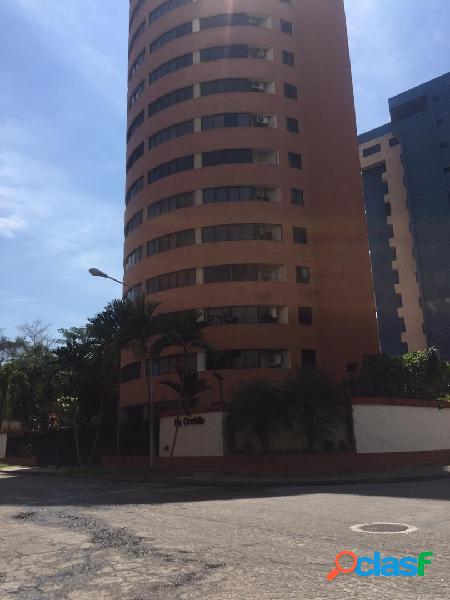 (130mts2)Apartamento Residencia La Orchila