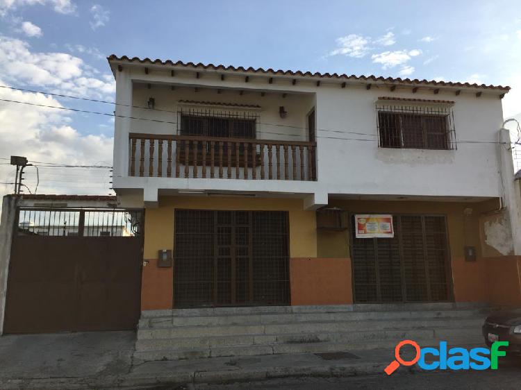 (317MTS2) Casa en Venta Sector Santa Ana