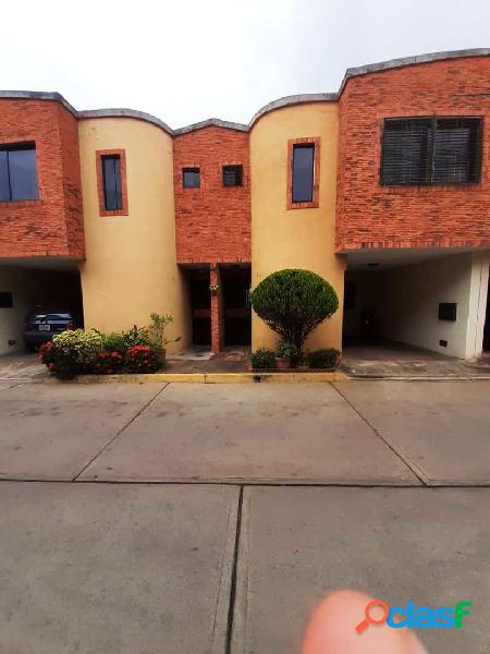 76M - TOWNHOUSE RES. TURPIAL, NAGUANAGUA, VÍA LA ENTRADA,