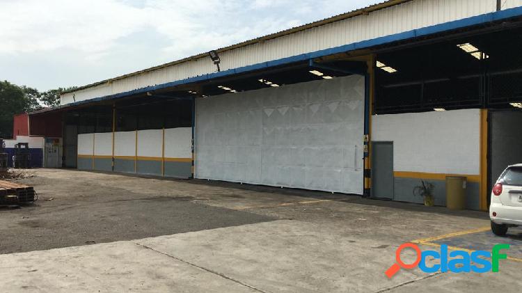 924m2 Galpón en Alquiler en Zona Industrial Castillito