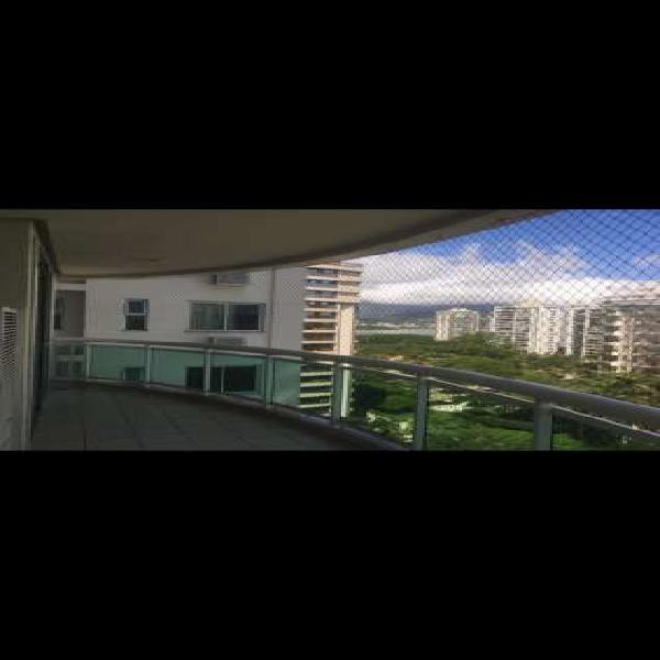 Apartamento para venda tem 152 metros quadrados com 4