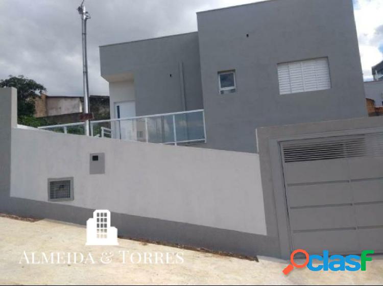 Casa no bairro Pitangueiras - lote inteiro