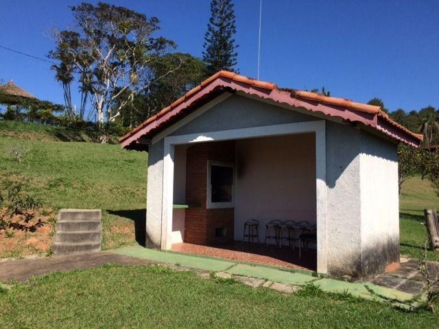 Casa no interior a 100 km de São Paulo