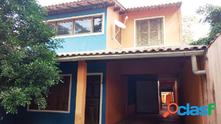 Niterói/RJ - Itaipu - Casa 3 quartos sendo 1 suíte 3 vagas