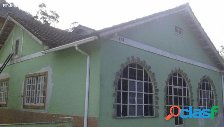 Petrópolis/RJ - Centro - Casa 2 quartos 1 vaga