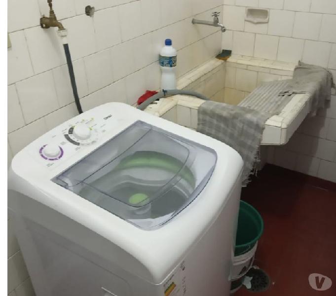 Quarto independente em casa grande. 7 min. do Bresser.