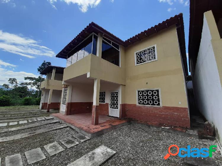 Se Vende Casa Bifamiliar