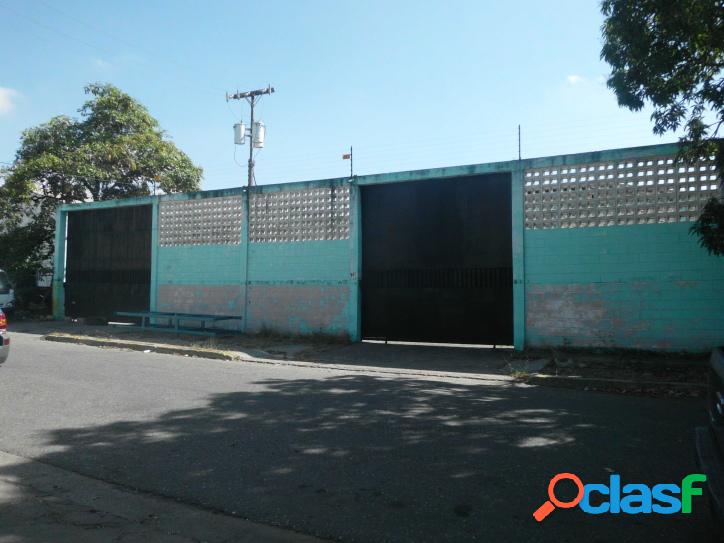 Se Vende Galpón en la Quizanda (1560 m2)