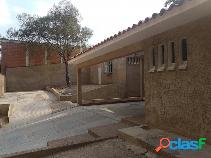 Se Vende Quinta recien remodelada en Lomas del Este