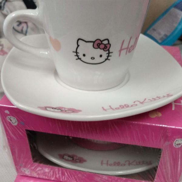 So cute! Duas xícaras de café da Hello Kitty