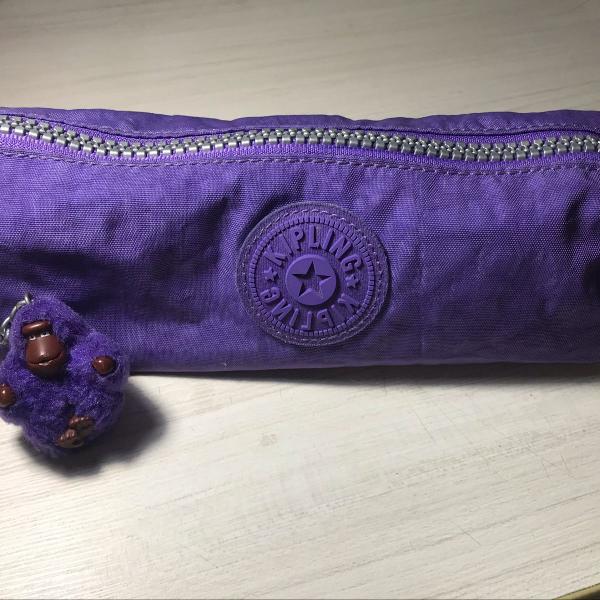 estojo kipling roxo