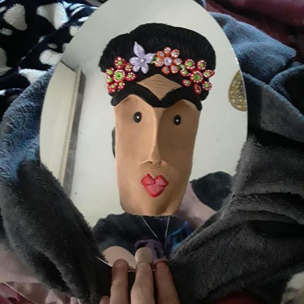 frida biscuit