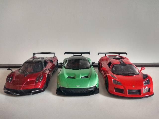 Miniaturas Gumpert Apollo, Aston Martin Vulcan, Pagani